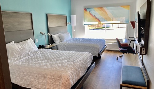 Room, 2 Queen Beds, Accessible, Bathtub