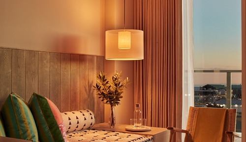 Deluxe Room, 1 King Bed, Partial Ocean View