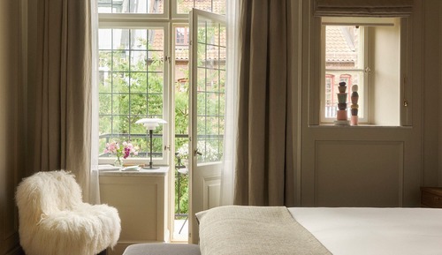 Standard Room, 1 Queen Bed, Garden View