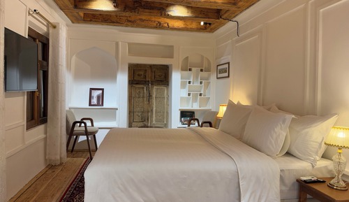 Deluxe Suite with Private Patio