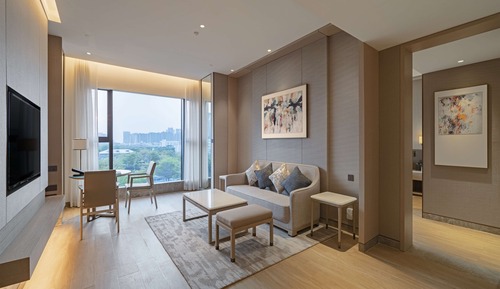 KING TWO BEDROOM APARTMENT