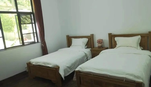 Shiraz Double Bed