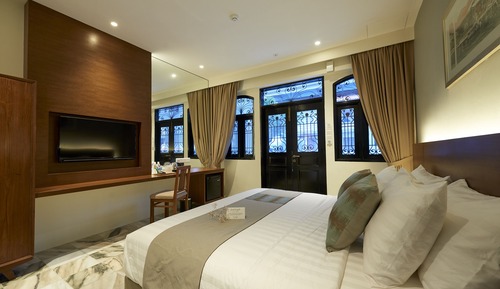 Signature Suite