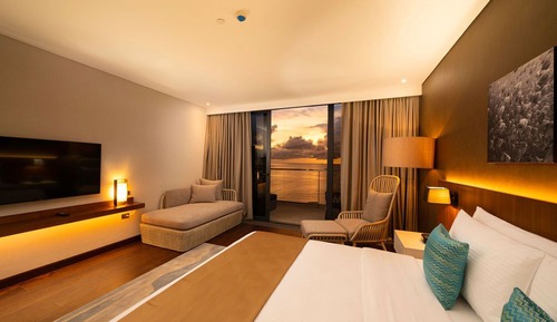 Premier Seaview with Balcony