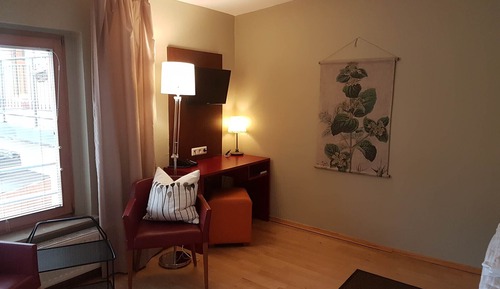 Double Room (Seitenflügel)