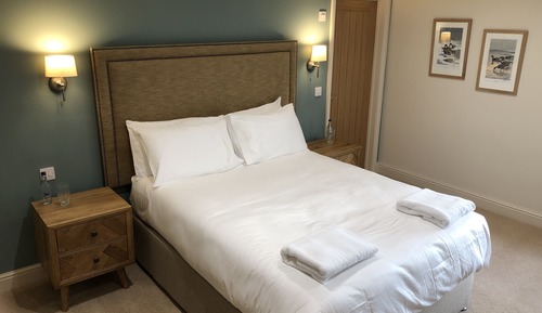 Deluxe Double or Twin Room, Ensuite, River View (Room 1)