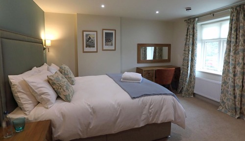 Deluxe Double Room, Ensuite, River View (Room 2)