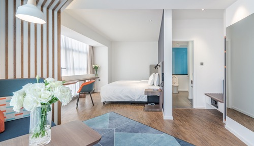 Standard Room, 1 King Bed