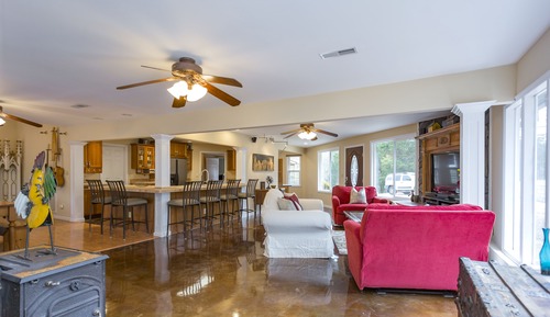 Family House, Non Smoking