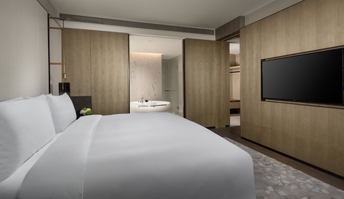 Suite, 1 Bedroom (Dining and Meeting Area)