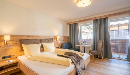 Comfort Triple Room, 1 King Bed with Sofa bed, Non Smoking, Mountain View