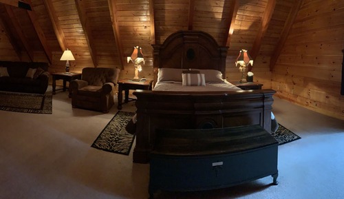 The Safari Suite at Broadwater Lodge (No Pets)