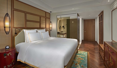 Grand Deluxe, King Bed, High Floor