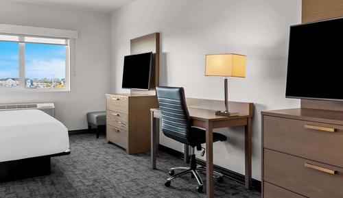 Suite, 1 King Bed, Non Smoking, Kitchenette (with Sofabed)
