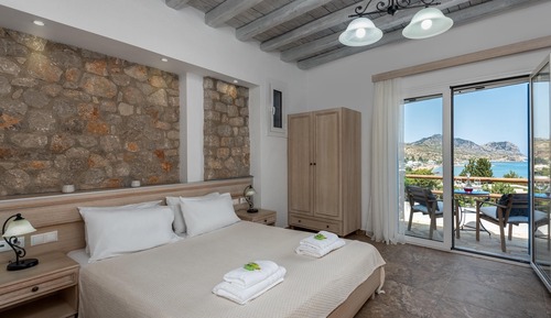 Superior Triple Room, 1 Bedroom, Partial Sea View