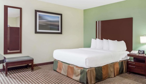 Suite, 2 Queen Beds, Non Smoking (One-Bedroom)