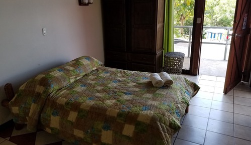 Comfort Suite, 1 King Bed, Refrigerator, Poolside