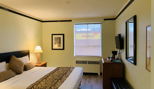 Standard Room, 1 King Bed