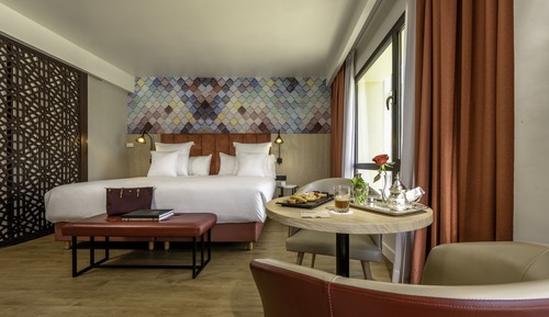 Deluxe Room (Medina View - 2 Adults + 1 Child)