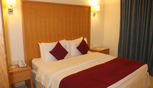 Deluxe Room, 1 King Bed, Smoking