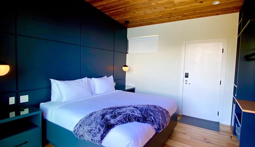 Premium Studio, 1 King Bed, Accessible, Ocean View