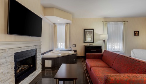 Suite, 1 King Bed, Non Smoking, Jetted Tub (with Sofabed)