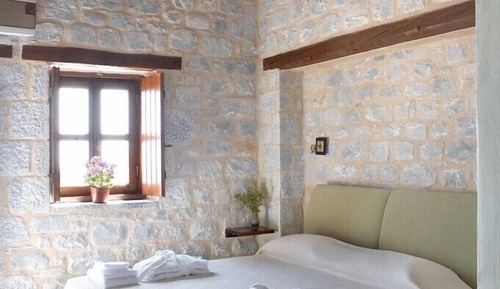 Comfort Room, Partial Sea View