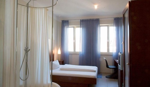 Single Room (Boutique style)