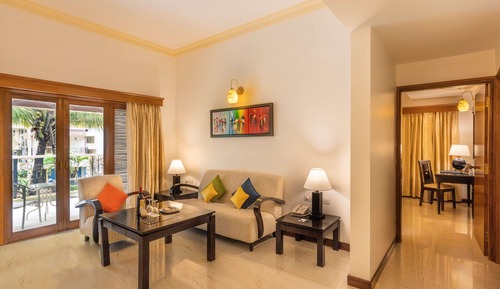 Radisson Suite with Bathtub, Balcony and Garden View ( Villas )