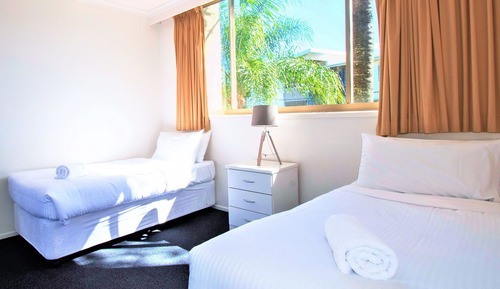 Standard Apartment, 2 Bedrooms, Pool View