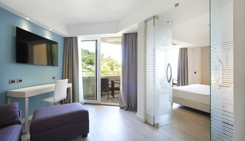 Deluxe Room, Balcony, Partial Sea View