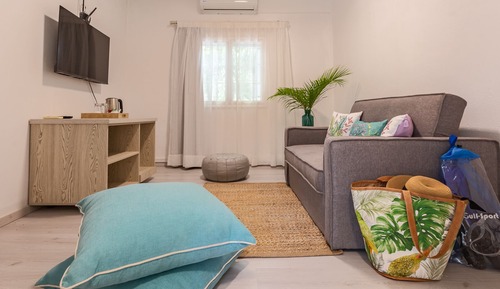 Family Room, 2 Bedrooms, Non Smoking, Garden View