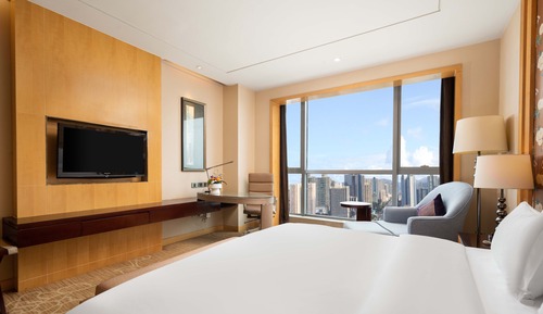 Standard Room, 1 King Bed, Business Lounge Access