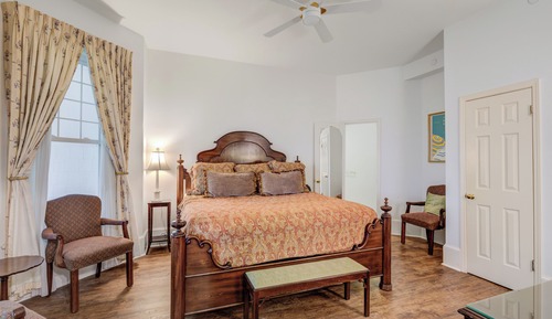 Room, Private Bathroom (Room 18 - Max 4 people)