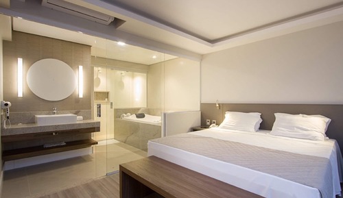 Superior Suite, 1 King Bed, Hot Tub