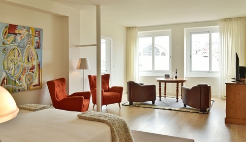 Double Room, City View (2)