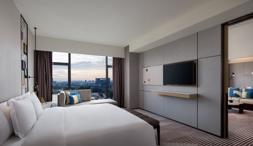Suite, 1 Bedroom, Club Lounge Access, Lake View