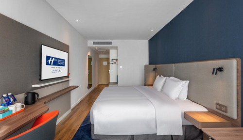 Standard Room, 1 King Bed