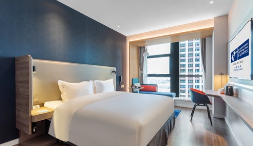 Standard Room, 1 King Bed (Extra Floor Space)