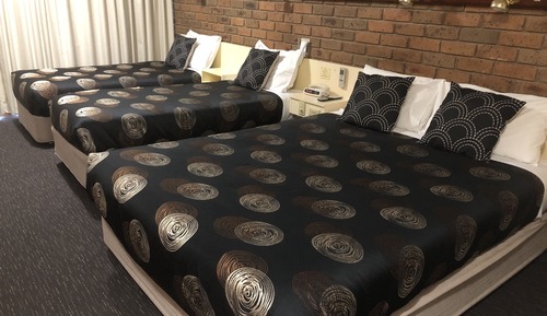 Deluxe Family Room