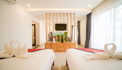 Grand Suite Family Room With Balcony