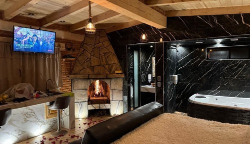 Romantic Cabin, 1 King Bed, Hot Tub