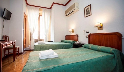 Family Room, Private Bathroom
