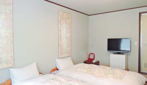 Twin Room, Non Smoking, Shared Bathroom