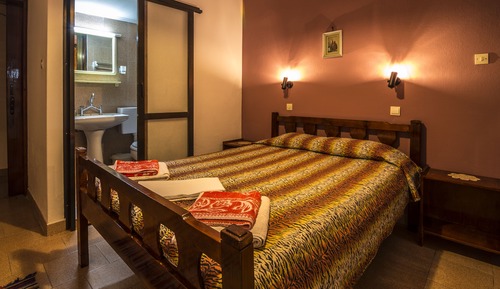 Economy Room