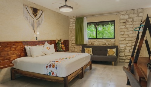 Premium Bungalow 1 King Bed Jetted Tub