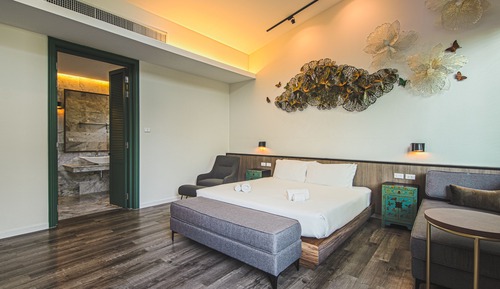 Room, Bathtub, Canal View