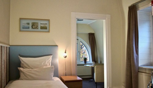 Comfort Single Room, Private Bathroom, Partial Sea View