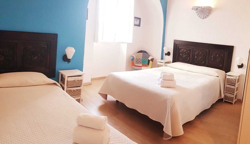 Standard Triple Room, Private Bathroom