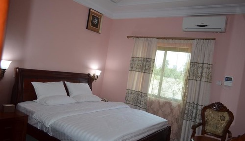 Suite, 1 Queen Bed